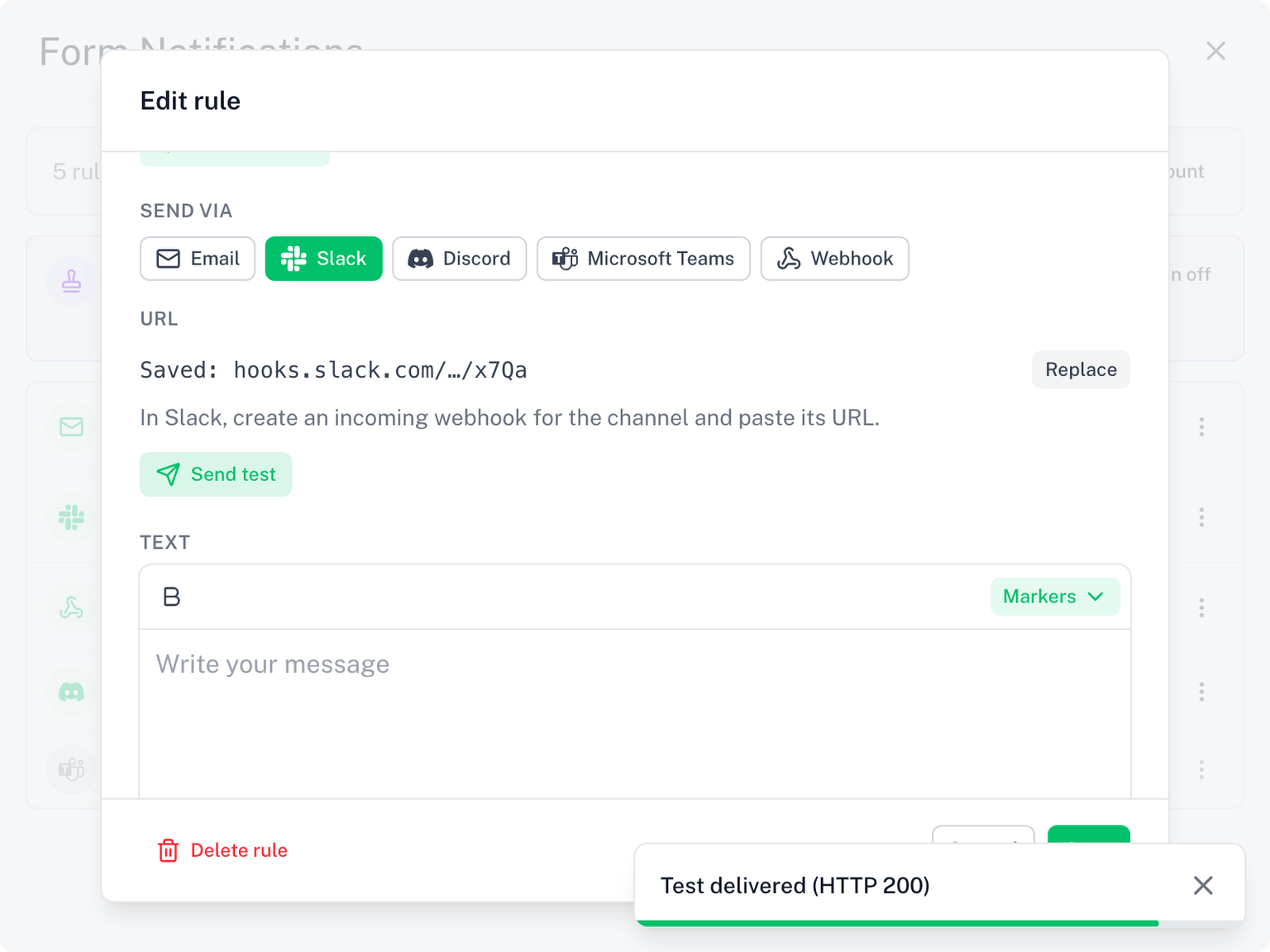 Modifica di una regola Slack: l'URL salvato mascherato, Invia test e il suo esito